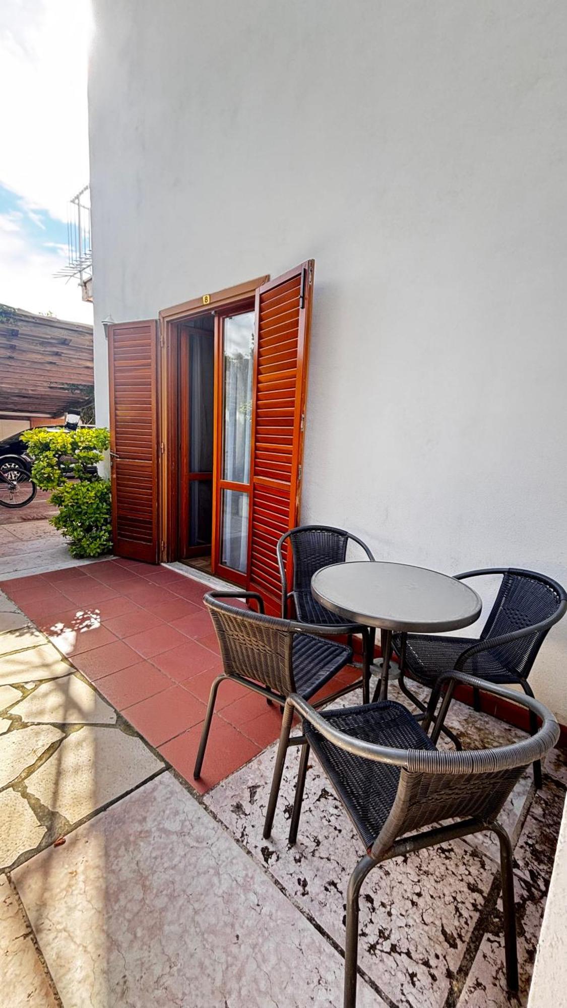 Hotel La Bastide Le Lavandou Exterior photo